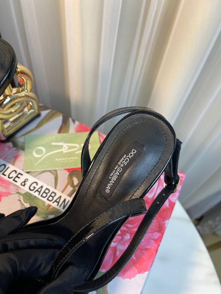 صنادل كيرا دي جي باروكي الجلدية من دولتشي