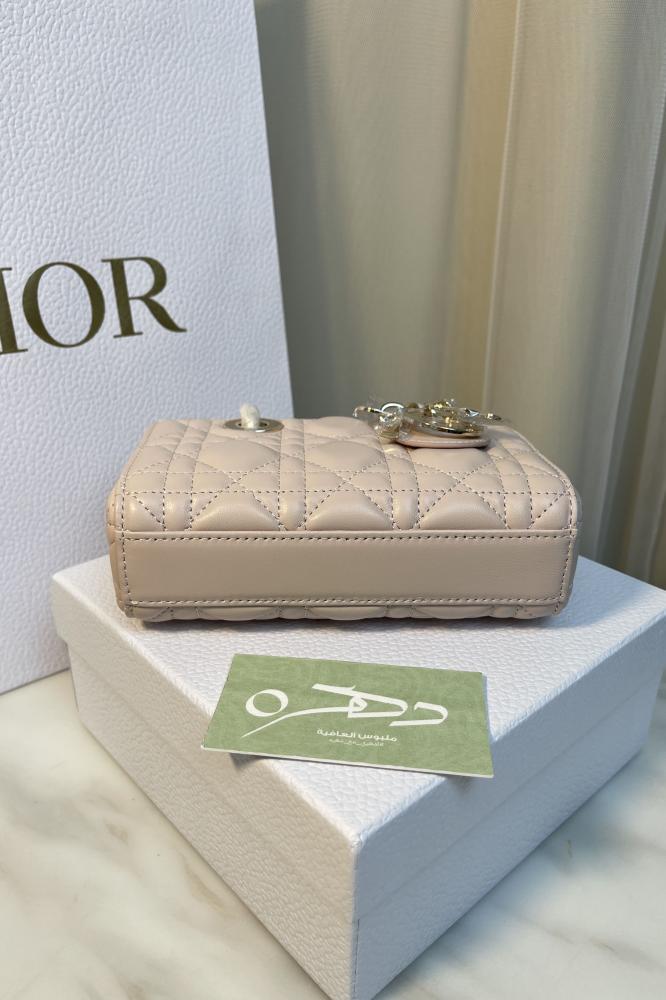 حقيبة ليدي ديور الصغيرة مقاس ١٦