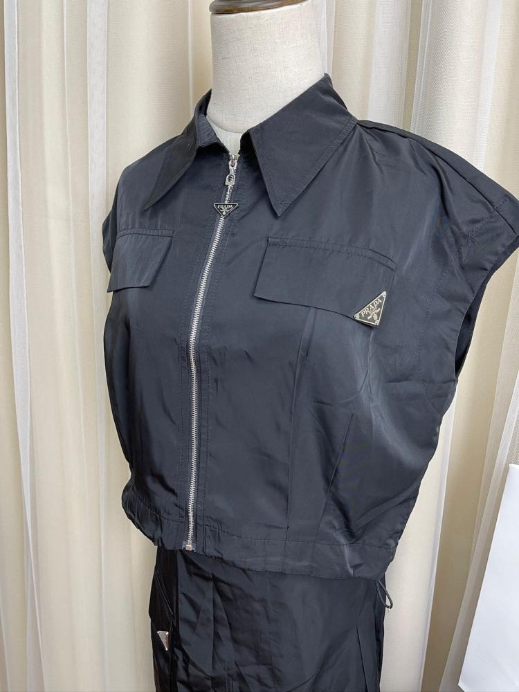 بدلة برادا النسائية المكونة من قطعتين