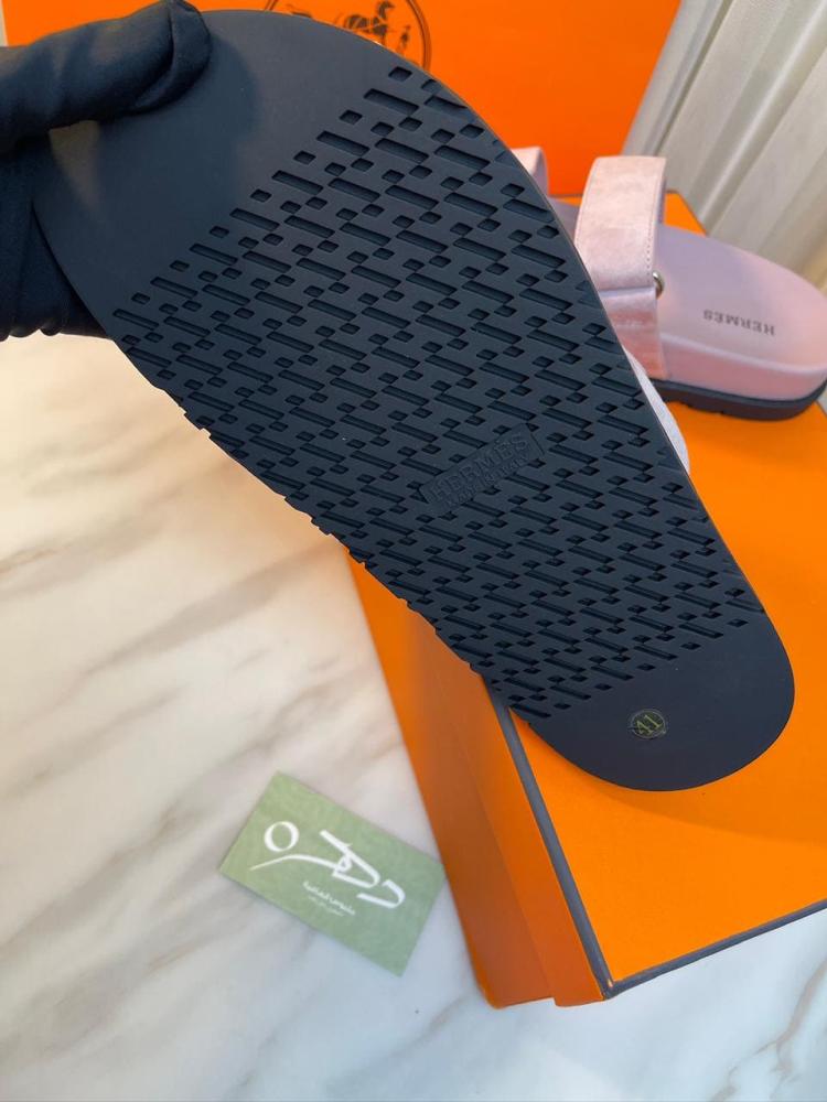 صندل من الجلد الشيبر من هيرميس - وردي