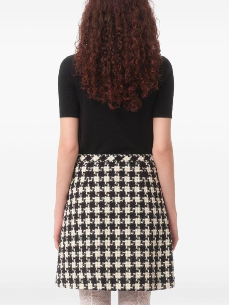 سترة فالنتينو غارافاني الصوفية المطرزة