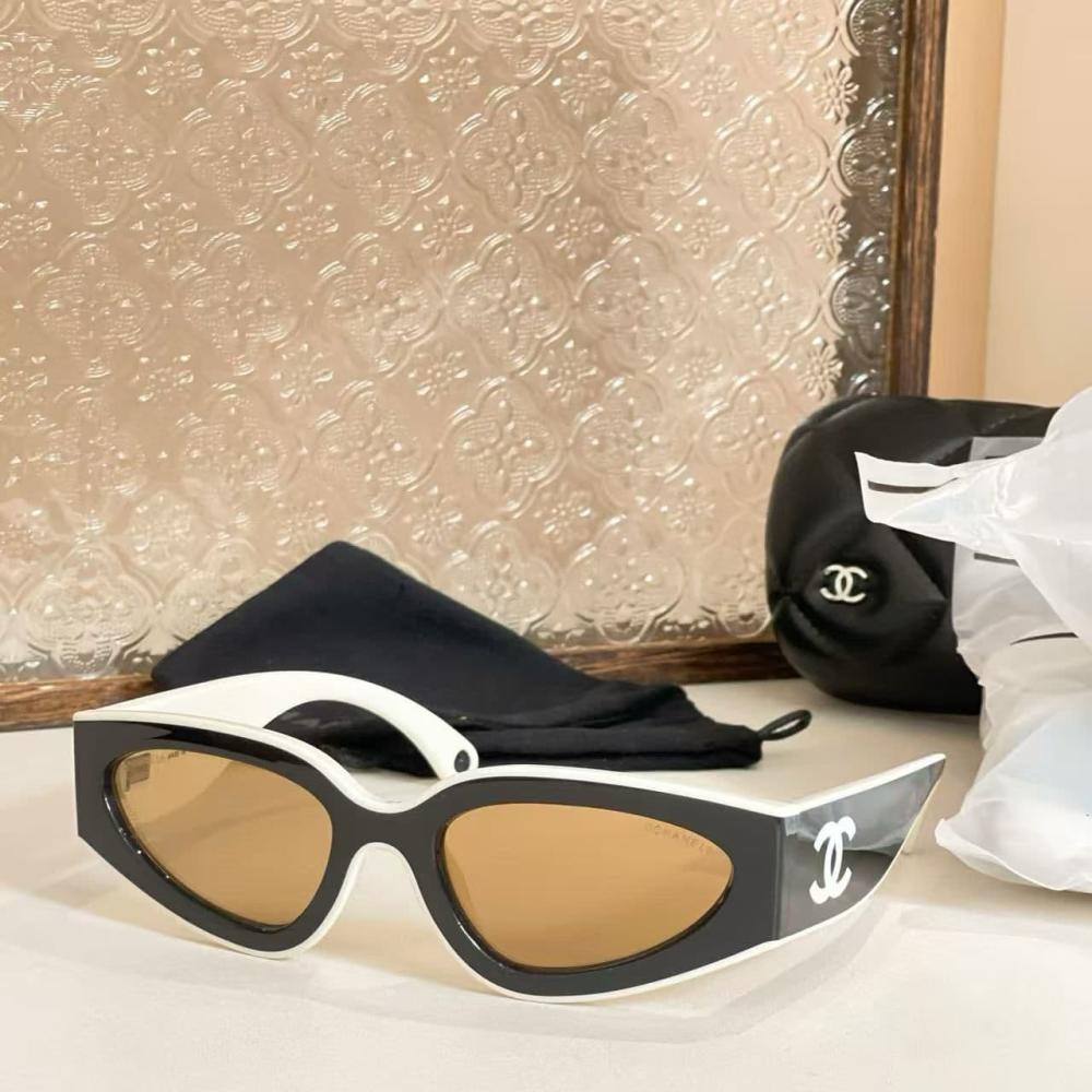 نظارة شمسية شانيل Cat Eye