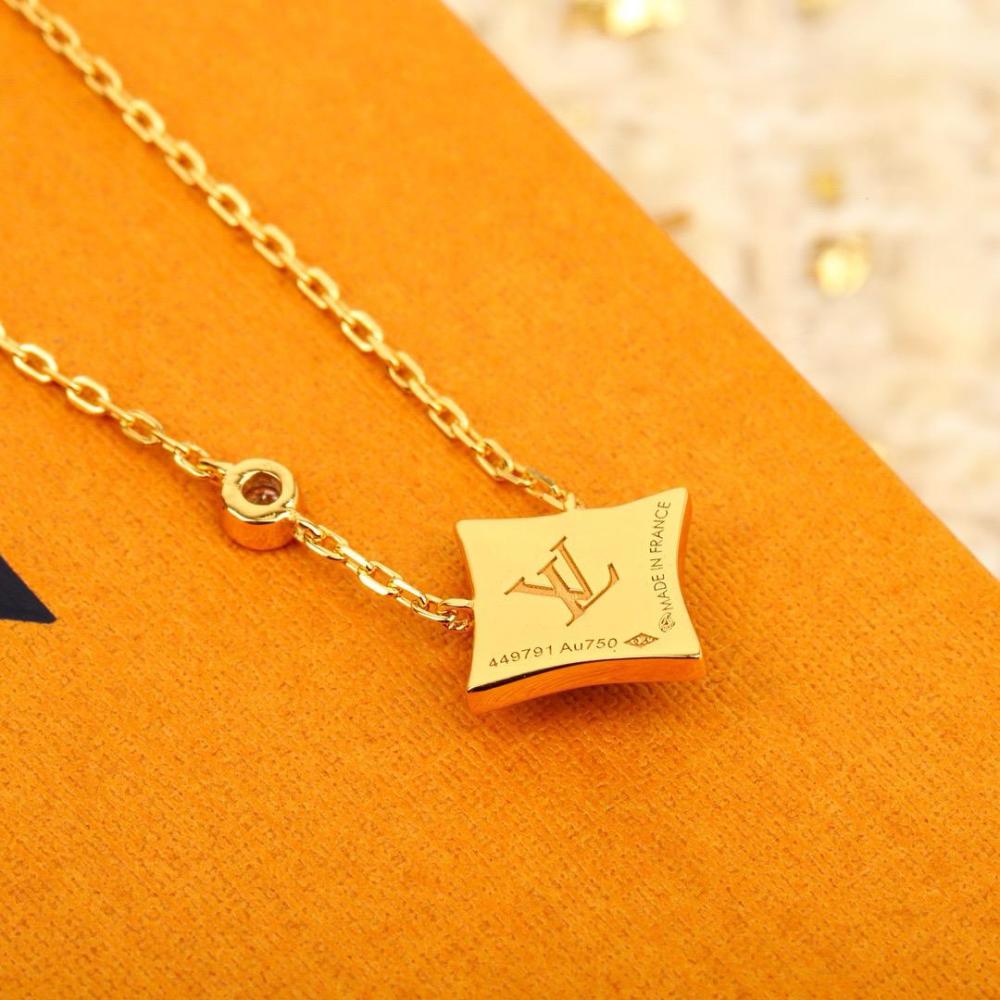 قلادة زهرة ملونة على شكل شمس من لويس فيتون