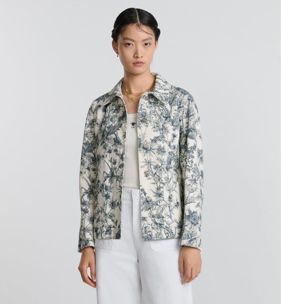 جاكيت جينز شتوي من ديور بطبعة الطبيعة