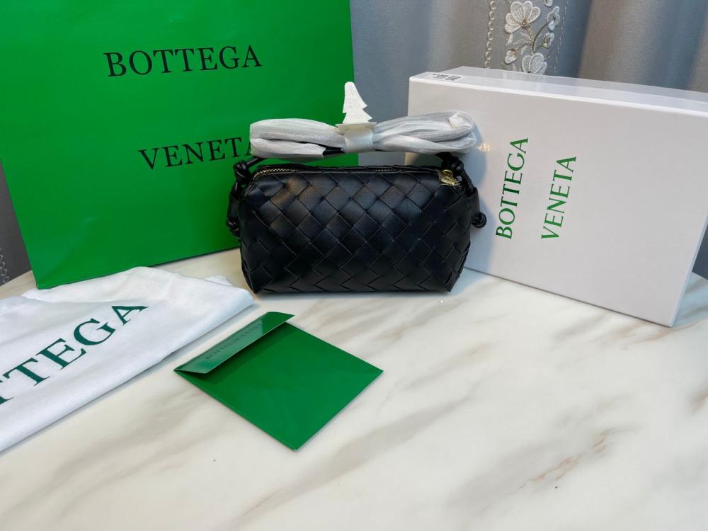 حقيبة كاميرا ميني لوب كروس بودي من الجلد المجدول - أسود