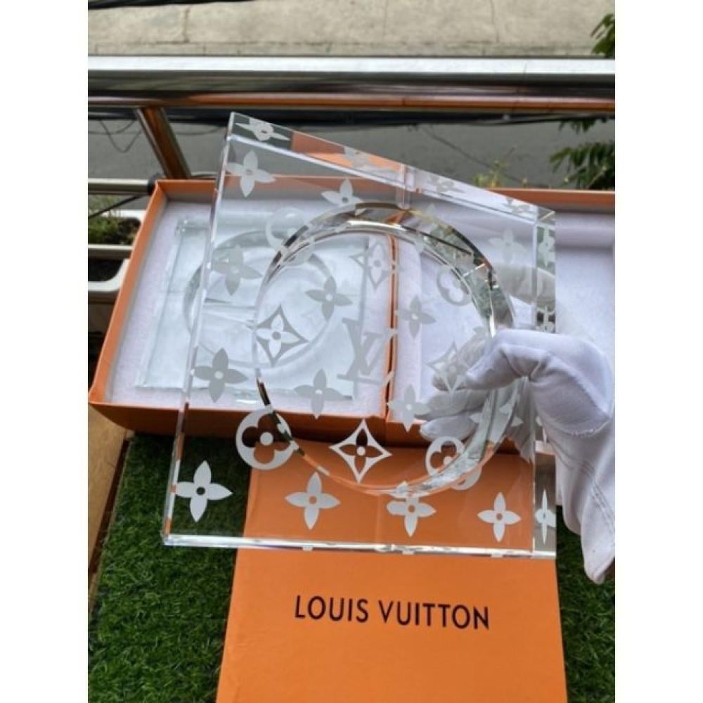 منفضة سجائر كريستال LV من لويس فيتون