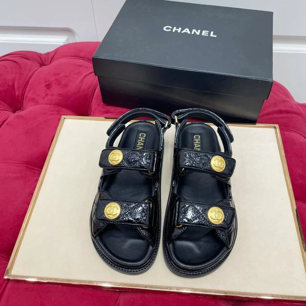 شانيل Laminated صاندل