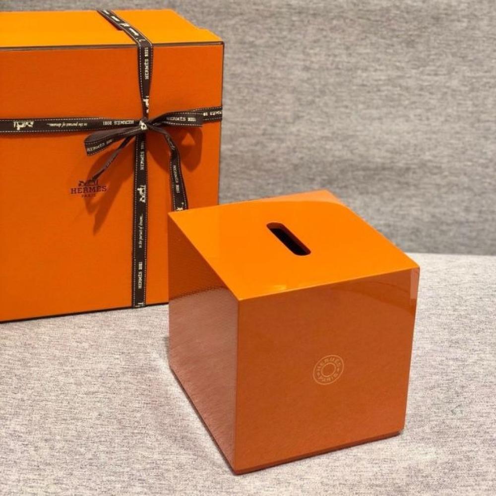 علبة مناديل هيرميس المربعة المنقوشة بشكل شيفرون