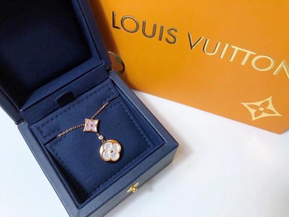 قلادة زهرة ملونة على شكل شمس من لويس فيتون