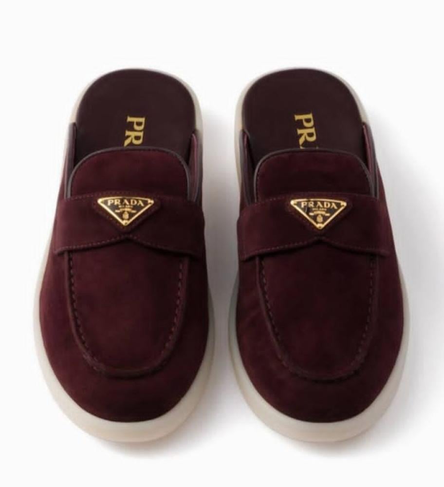 حذاء برادا من الشامواه مفتوح