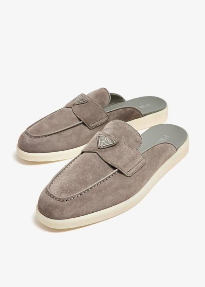 حذاء برادا من الشامواه مفتوح