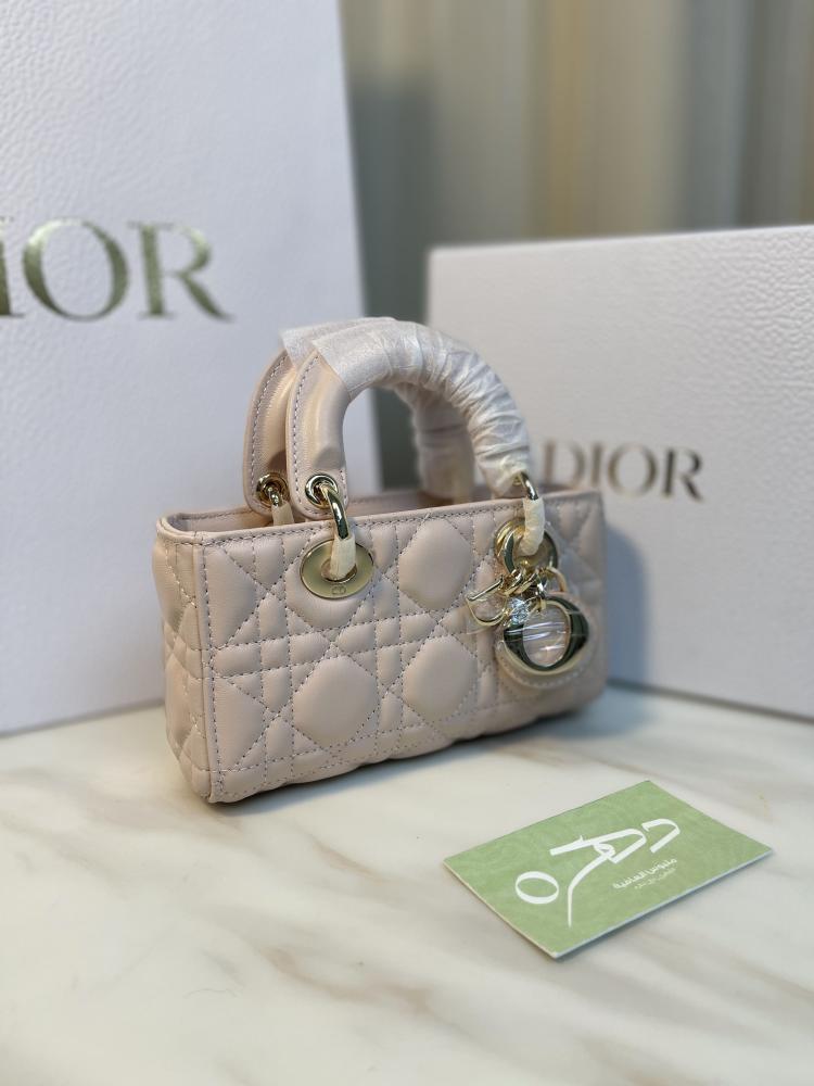 حقيبة ليدي ديور الصغيرة مقاس ١٦