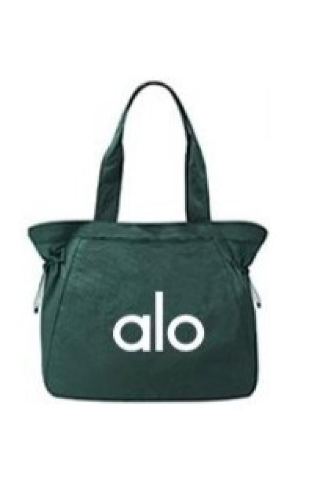 حقيبة يد كاجوال عصرية جديدة من ALO Yoga