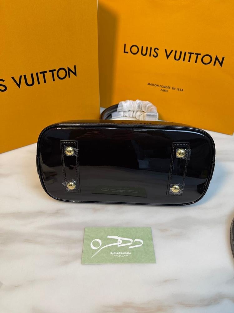 حقيبة بي بي ألما من لويس فيتون مقاس 25 - لون عودي لماع