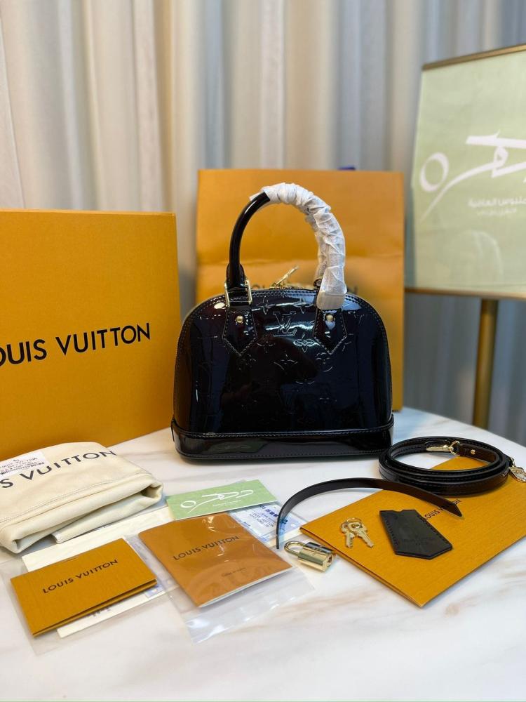 حقيبة بي بي ألما من لويس فيتون مقاس 25 - لون عودي لماع