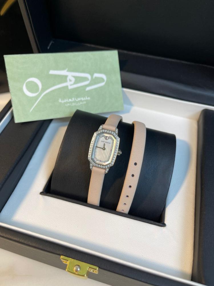 ساعة هاري وينستون إيميرالد باطار كريستالي وحجر كريستالي وردي