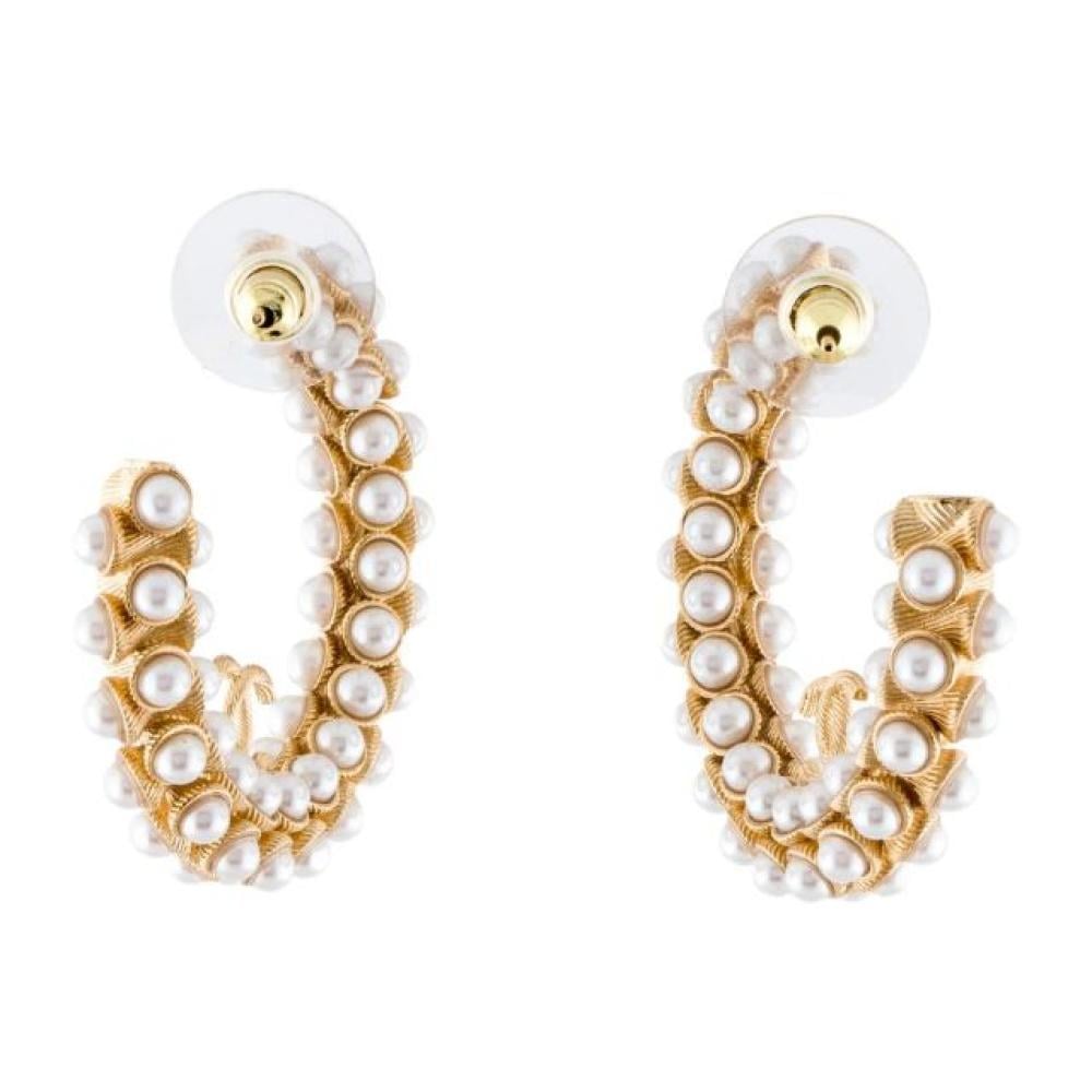 أقراط بشعار CC ممزوج باللؤلؤ الصناعي من شانيل