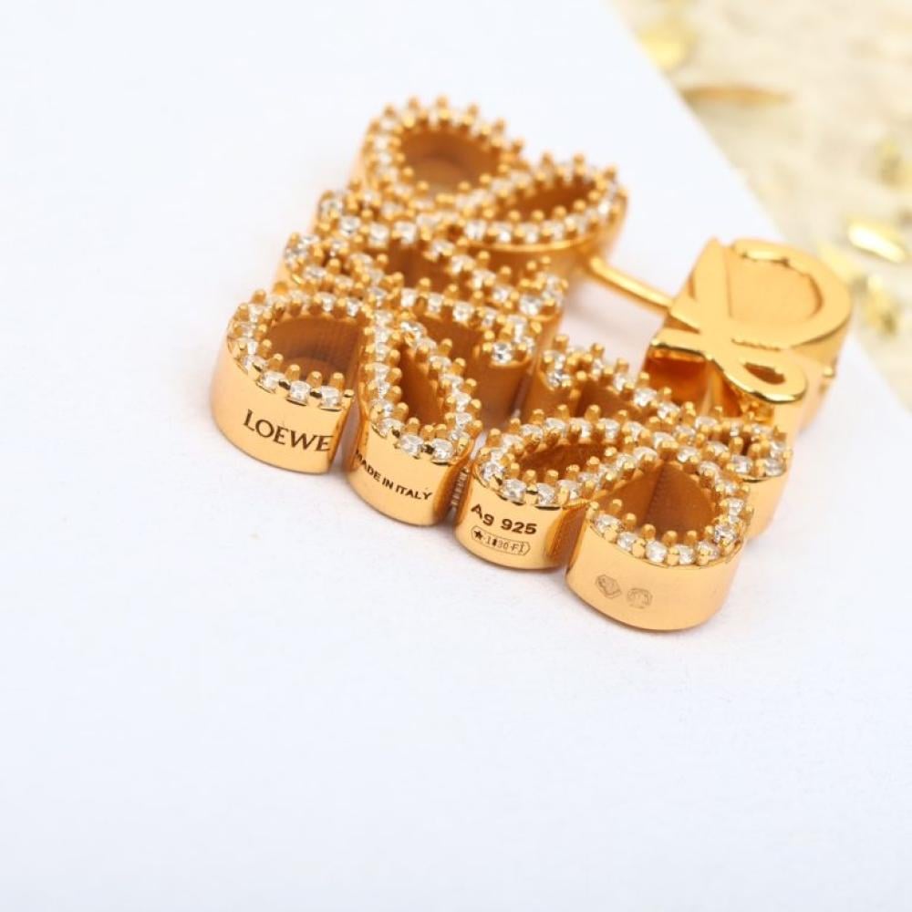 حلق لويڤي ذهبي مرصع بالكريستال