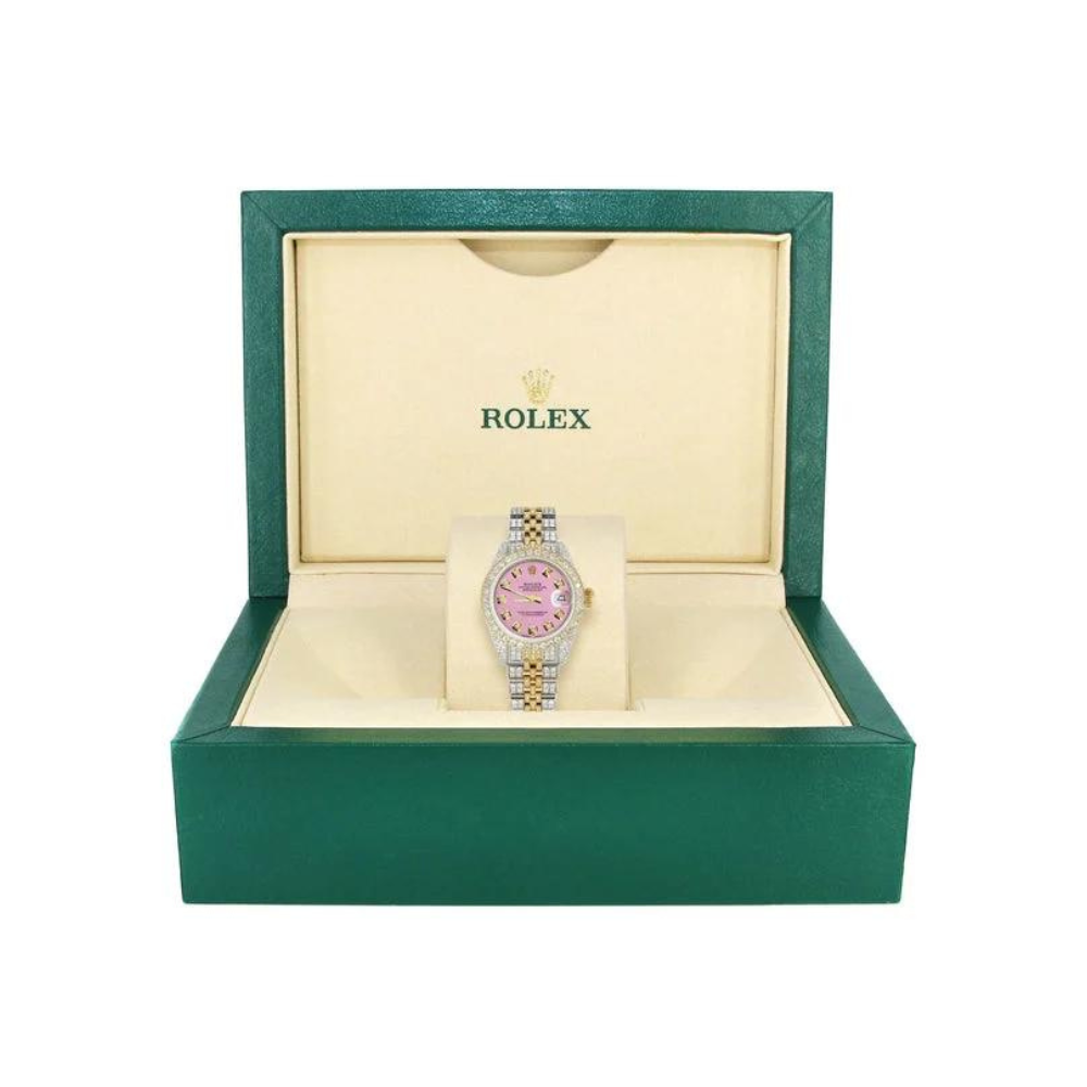 ساعة Rolex نسائية ذات وجه وردي ومزينة بالكريستال