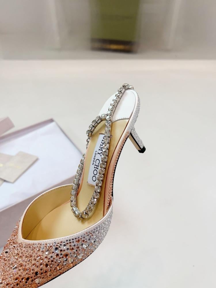 حذاء سايدا 100 بكعب عالٍ من الساتان والكريستال من جيمي تشو