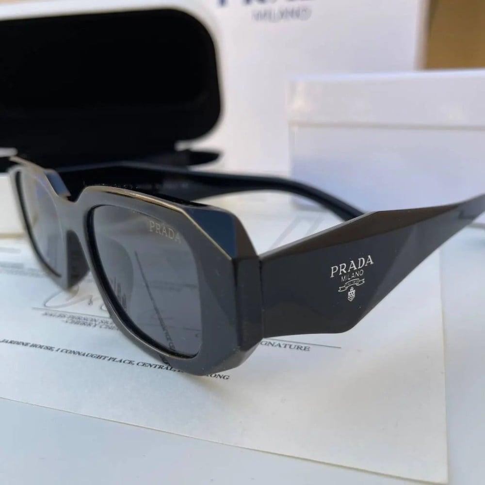 نظارة شمسية برادا لون اسود لامع