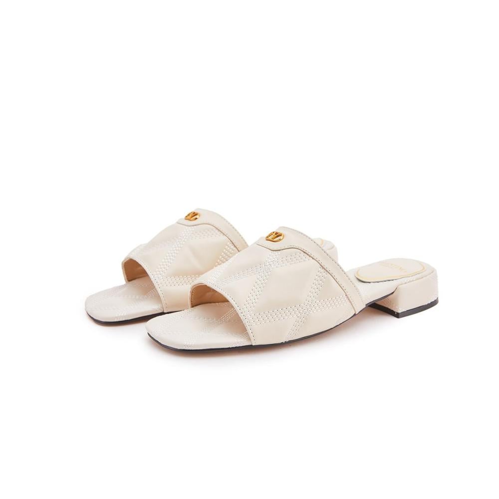 حذاء كويلتي 67 مفتوح جلد مبطّن بكعب 25 مم من فالنتينو غارافاني