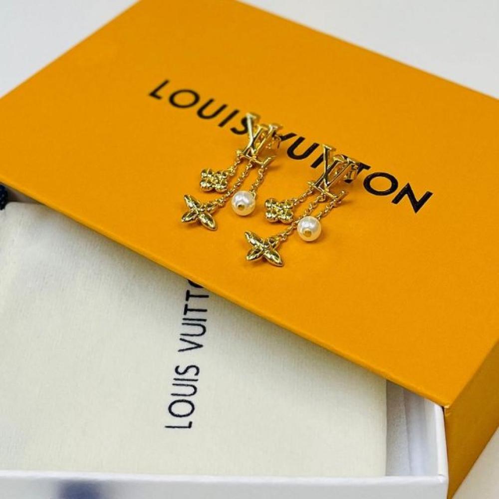 اقراط لويزا من لويس فيتون