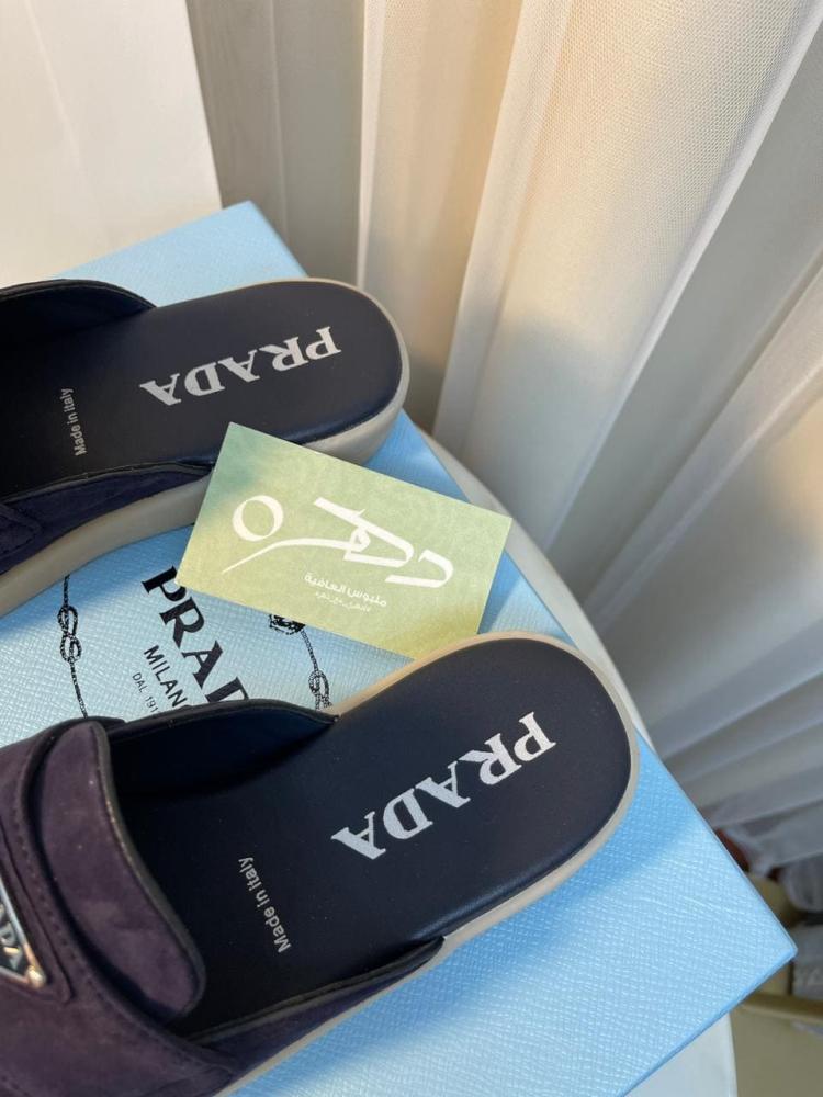 حذاء برادا من الشامواه مفتوح