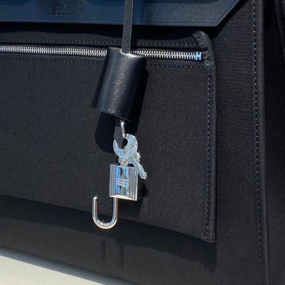 حقيبة هيرباج توال 31 بقماش وجلد أسود من ايرميز