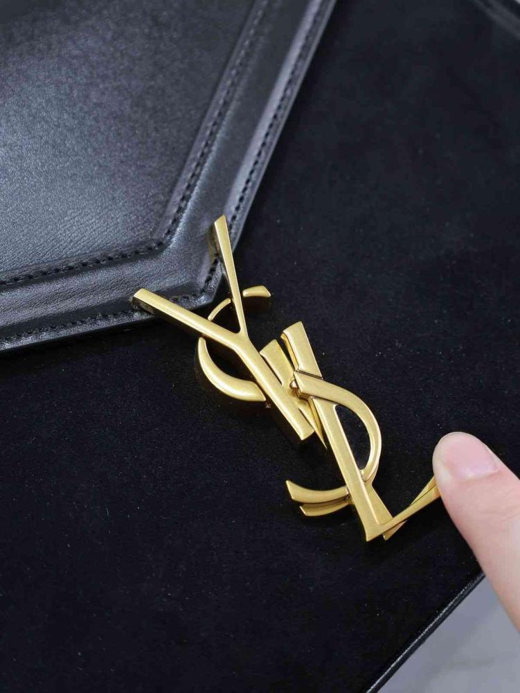 حقيبة كاساندرا متوسطة الحجم 24.5 سم بمقبض علوي من سان لوران