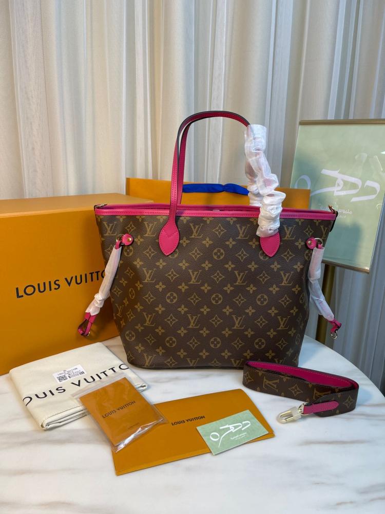 حقيبة نيفرفول باندوليير بوجهين 31 سم من لويس فيتون