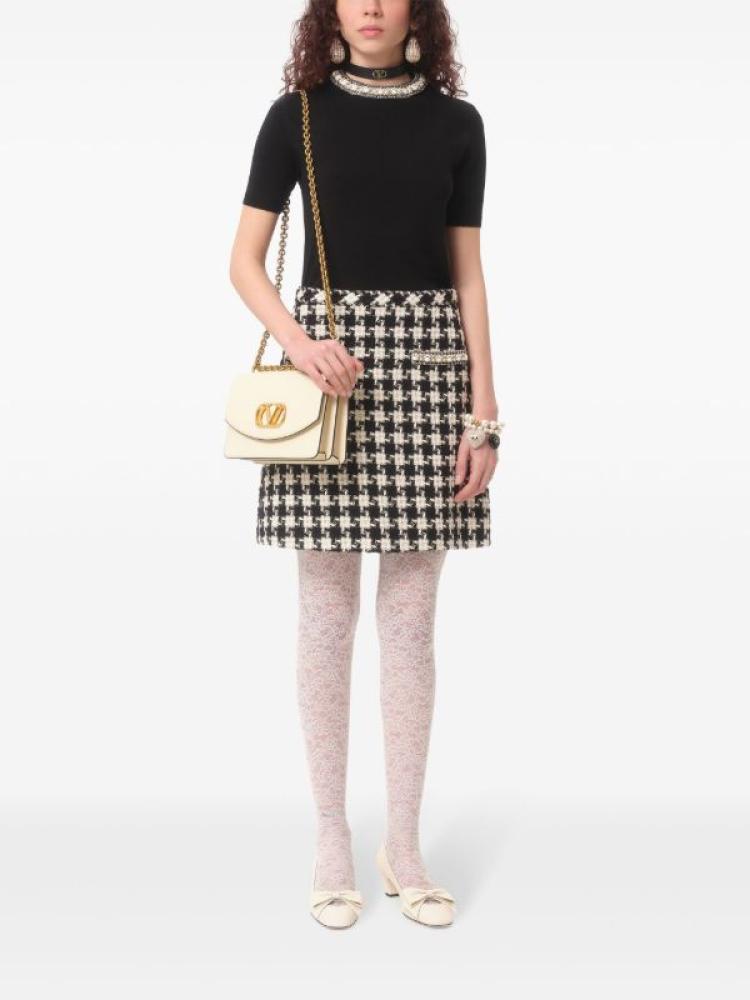 سترة فالنتينو غارافاني الصوفية المطرزة