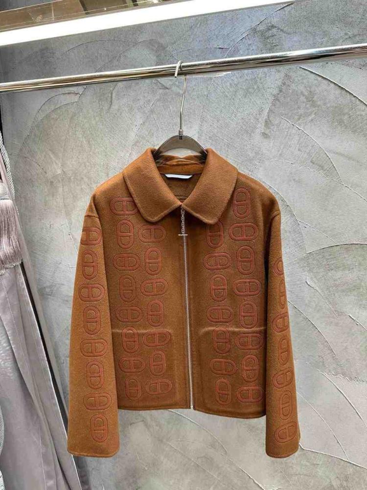 معطف هيرميز بنقش الشعارات بأكمام طويلة من الكشمير