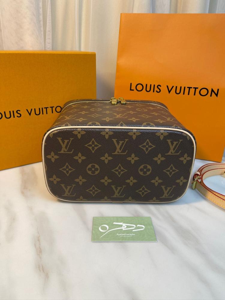 حقيبة نايس فانيتي من لويس فيتون - مقاس 24