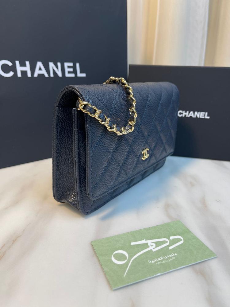 محفظة شانيل ووك جلد كافيار مبطن