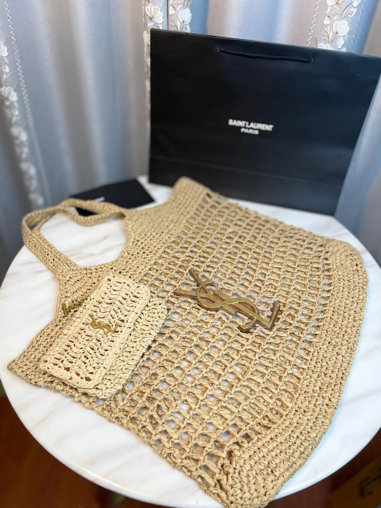 حقيبة توت ماكسي من الرافيا من سان لوران