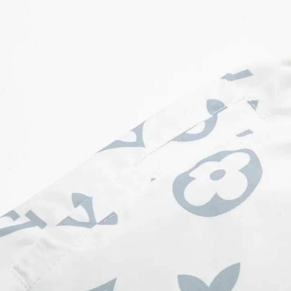 شورت لويس فيتون سوبريم مونوغرام