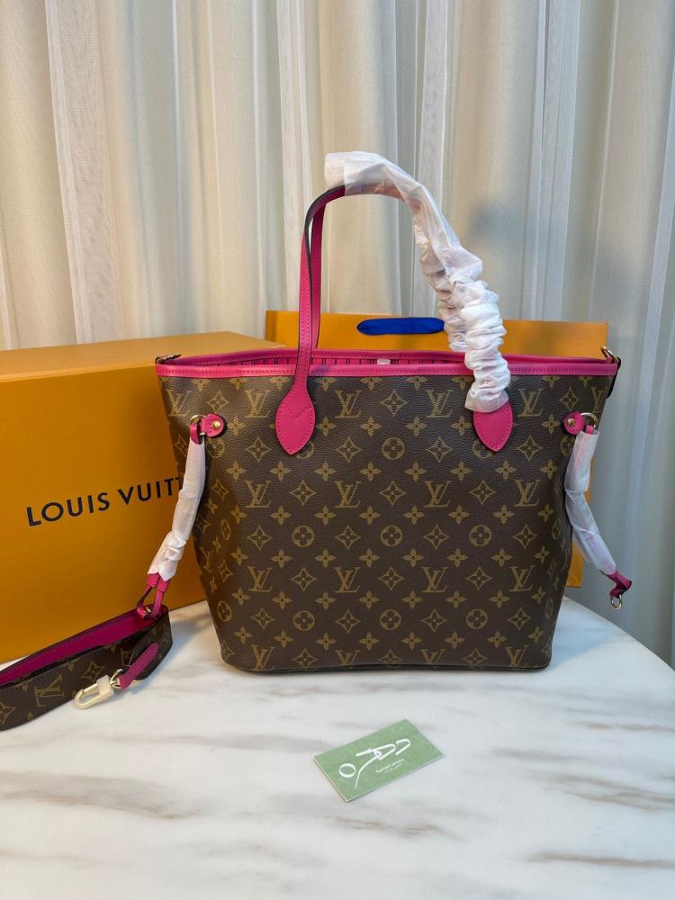 حقيبة نيفرفول باندوليير بوجهين 31 سم من لويس فيتون