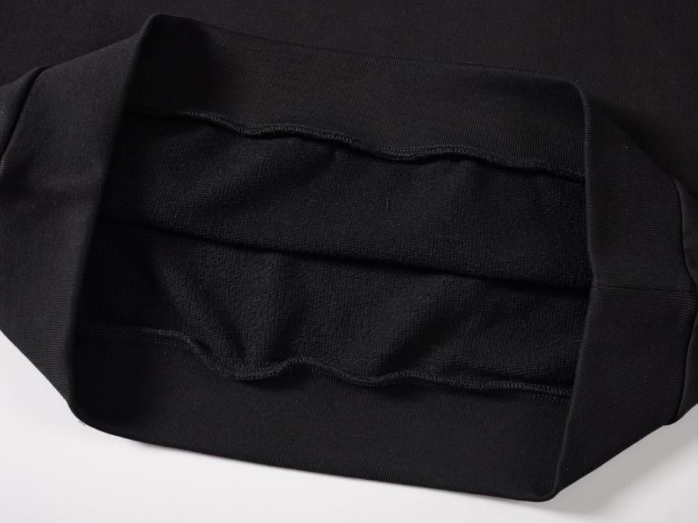 قميص قطني بياقة دائرية مرصعة بشعار LV Vers من لويس فيتون