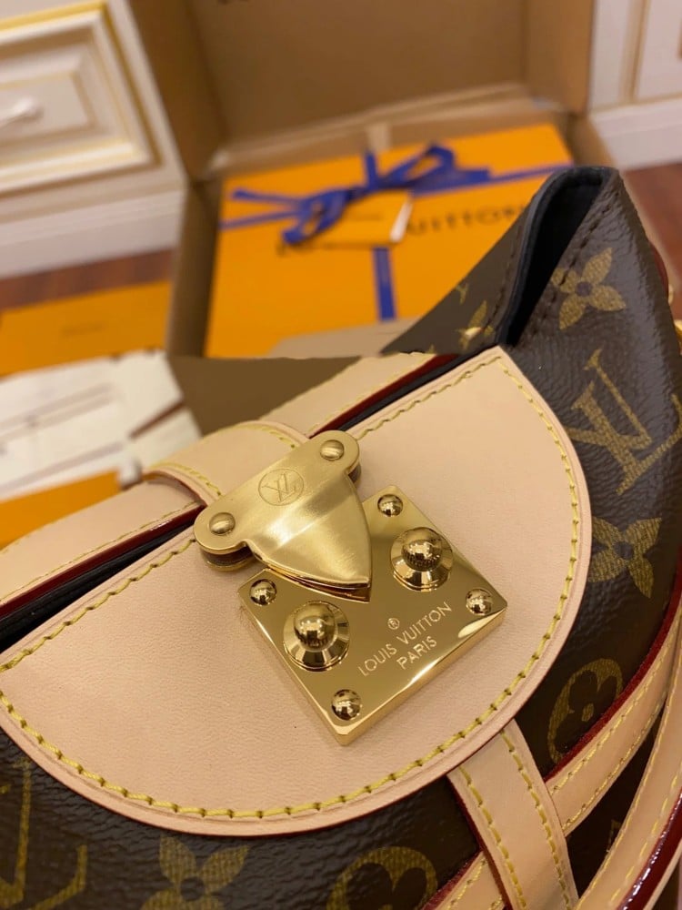 حقيبة لويس فيتون Duffle Bag Monogram