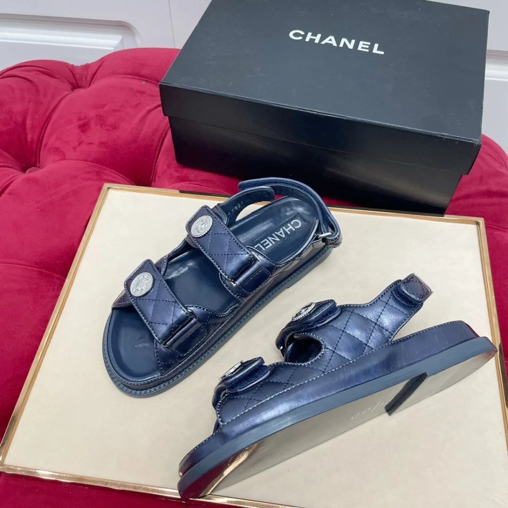 شانيل Laminated صاندل