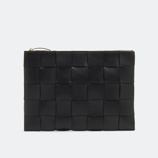 شنطة Intreccio Pouch من بوتيغا