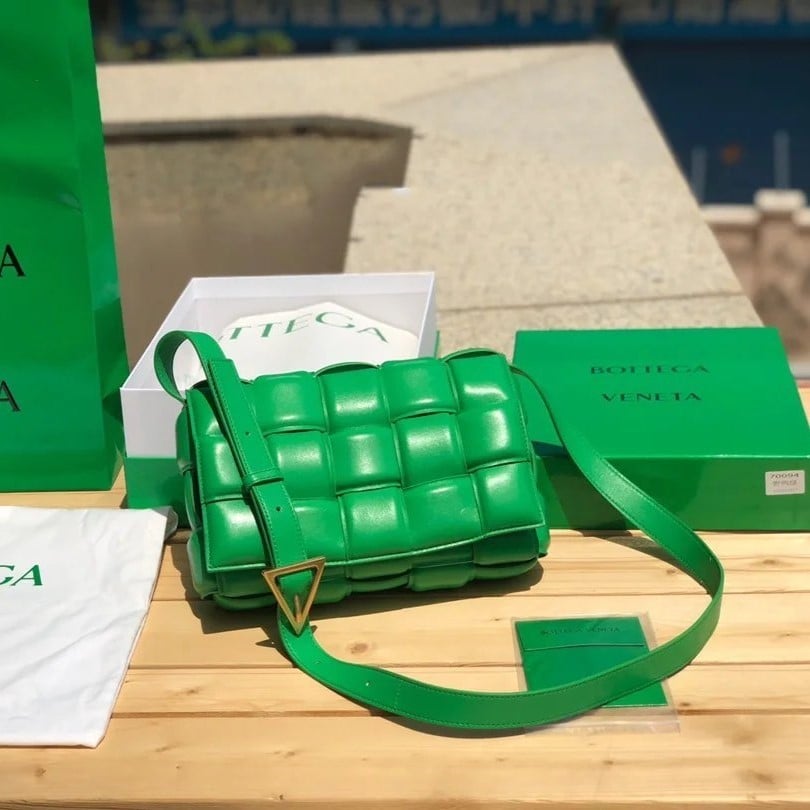 حقيبة كاسيت من بوتيغا فينيتا