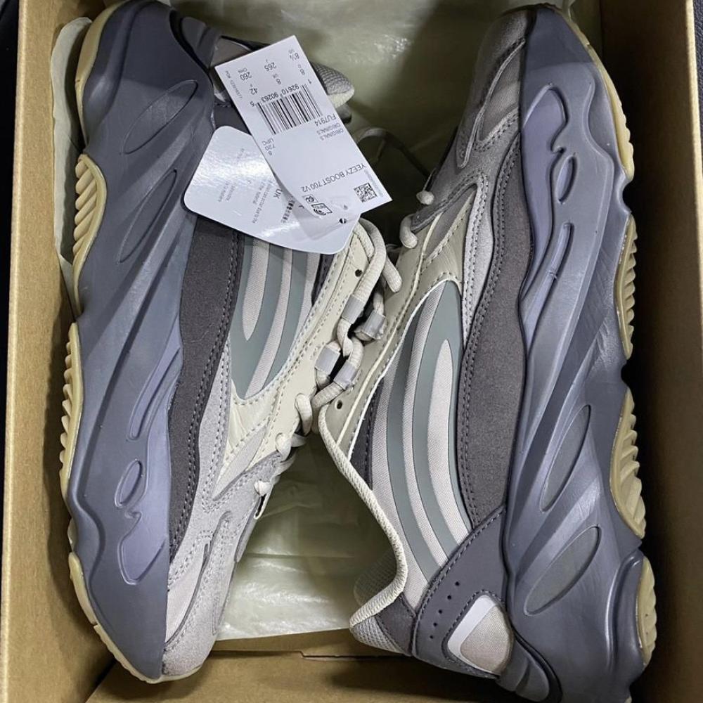 Yeezy Boost 700 V2 