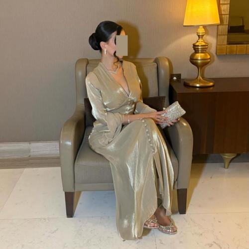 فستان نسائي