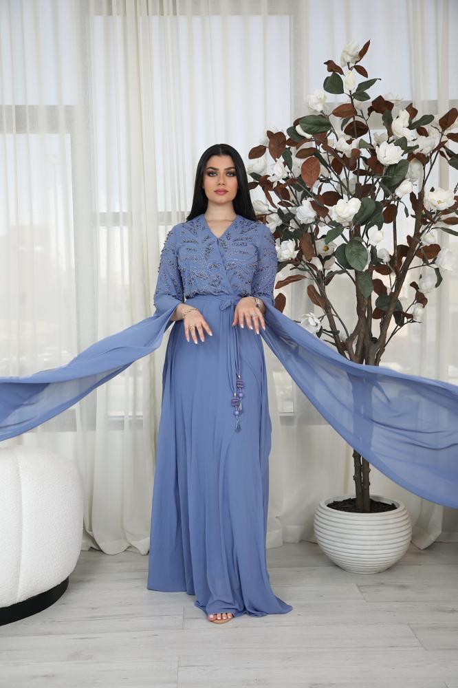 فستان سهره طويل مزين باللؤلؤ باكمام حره