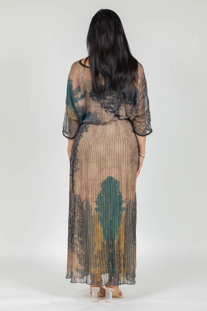 فستان طويل مشجر