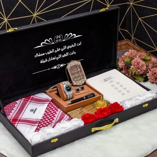 طقم رجالي جلد شكل مرتب بعبارة اهداء وكتابة الاسم ح...
