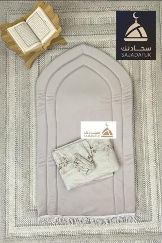 سجادة صلاة مبطن سميك مريحة للقدمين سفنج قطيفة ناعم...