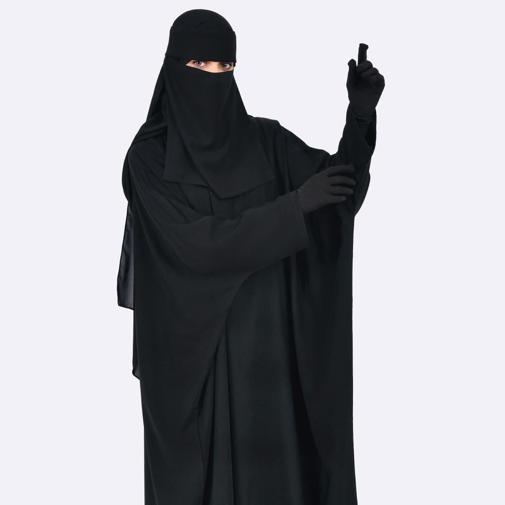 عباية كتف واسعة مغلقة مع اضافة طقطق من الاعلى